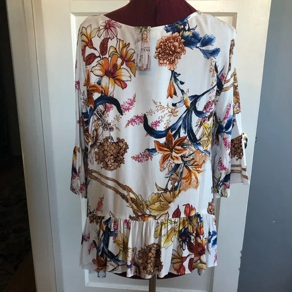Floral ruffle blouse - Picture 4 of 5